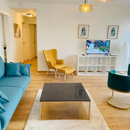 High-end 3br W Terrace, Garden&parking